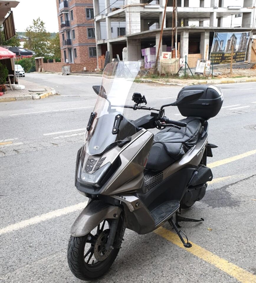 MOTOCAM kymco Skytown 125 Ön Cam 2023-2026 Model 72cm Şeffaf Renkli 4mm UZUN