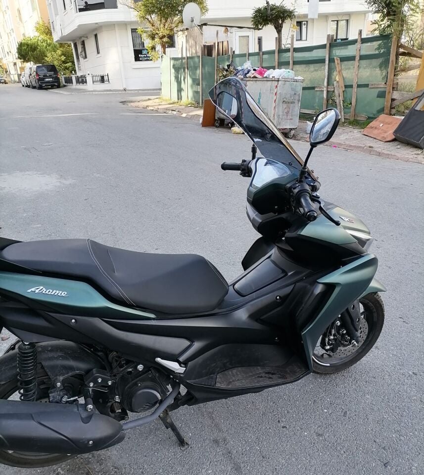 MOTOCAM Yamaha Mio Aerox 125 Ön Cam 2023-2026 Model 54cm Füme Renkli 4mm