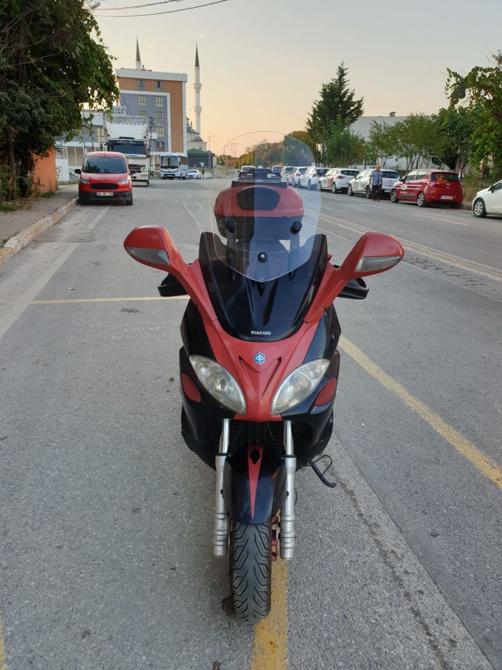 Piaggio X9 250 500 Ön Cam 2004-2007 Model