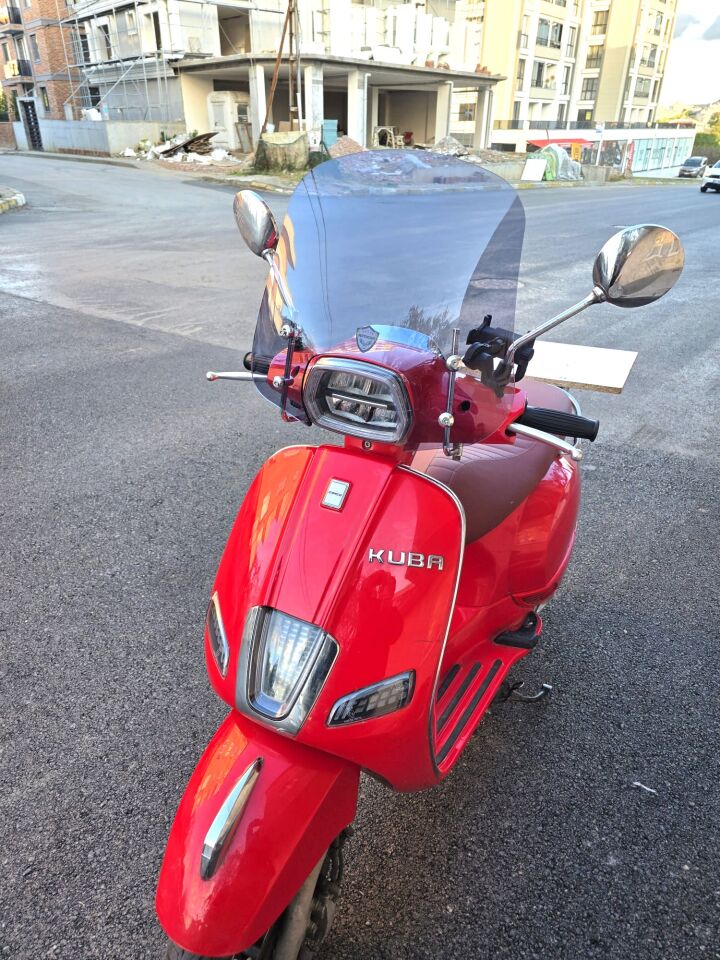 MOTOCAM Küba Grace 125 Ön Cam 2023-2026 Model 42cm Füme Renkli  APARATSIZ