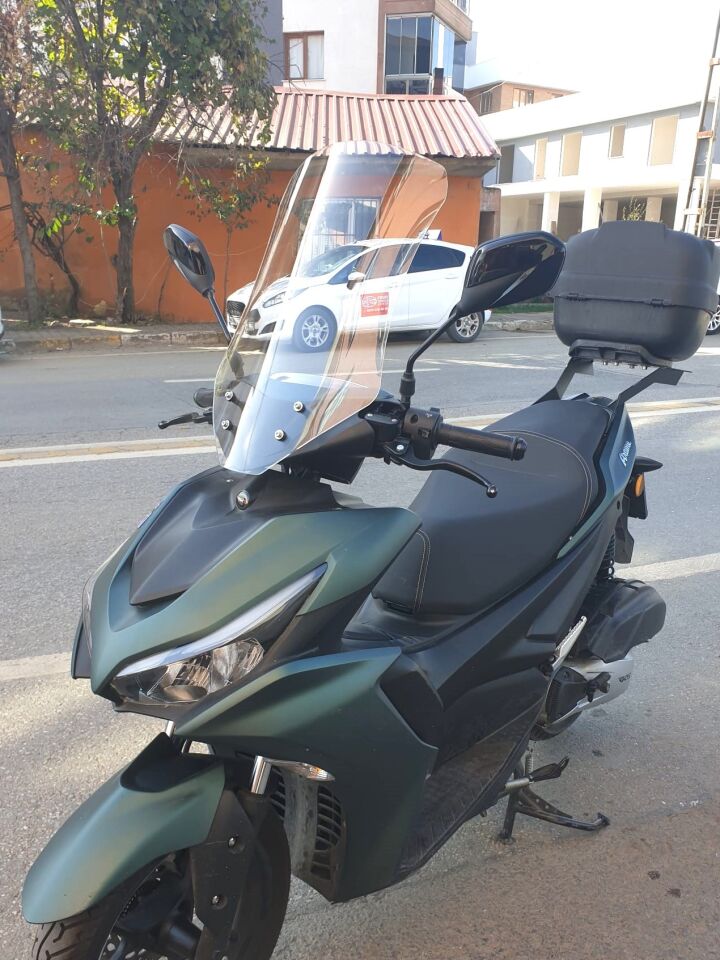MOTOCAM Yamaha Mio Aerox 125 Ön Cam 2023-2026 Model 54cm Şeffaf Renkli 4mm