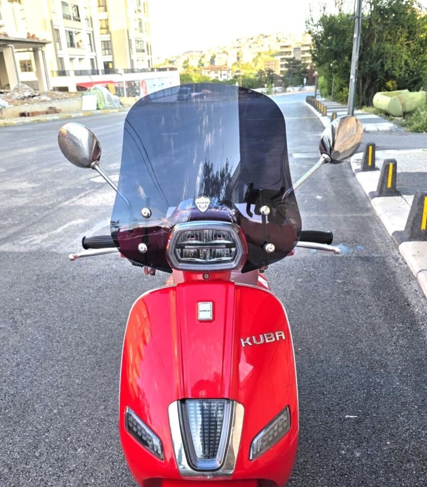 MOTOCAM Küba Grace 50 125 Ön Cam 2023-2026 Model 42cm Siyah Renkli  APARATSIZ