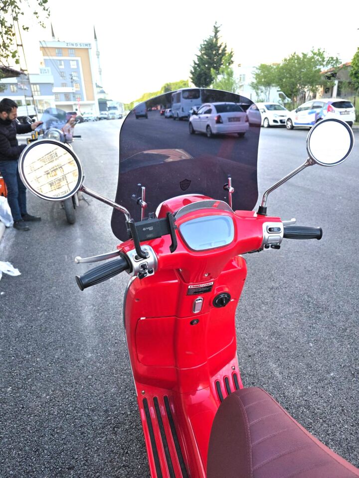 MOTOCAM Küba Grace 50 125 Ön Cam 2023-2026 Model 42cm Siyah Renkli  APARATSIZ