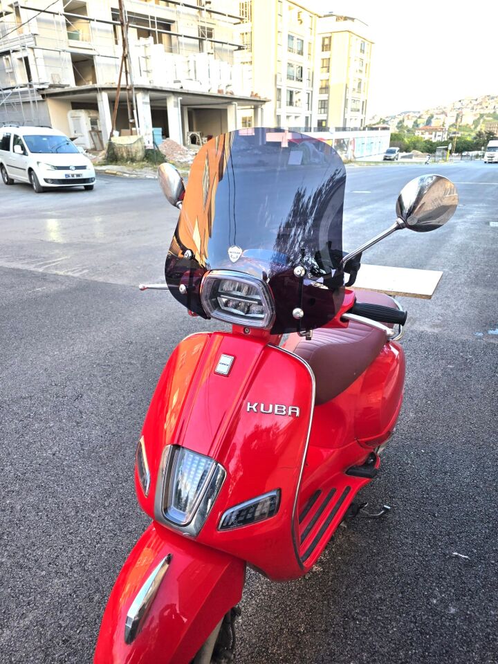 MOTOCAM Küba Grace 125 Ön Cam 2023-2026 Model 42cm Siyah Renkli  APARATSIZ