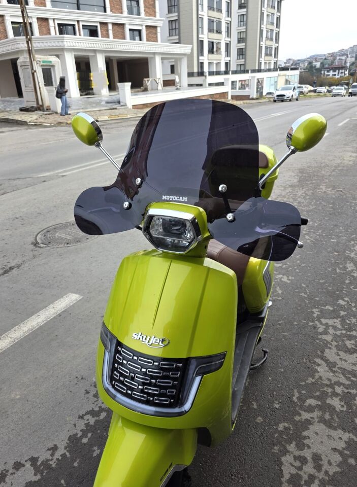 MOTOCAM Skyjet Ravida Ön Cam 2024-2026 Model 37cm Siyah Renkli 4mm Elcikli APARATSIZ