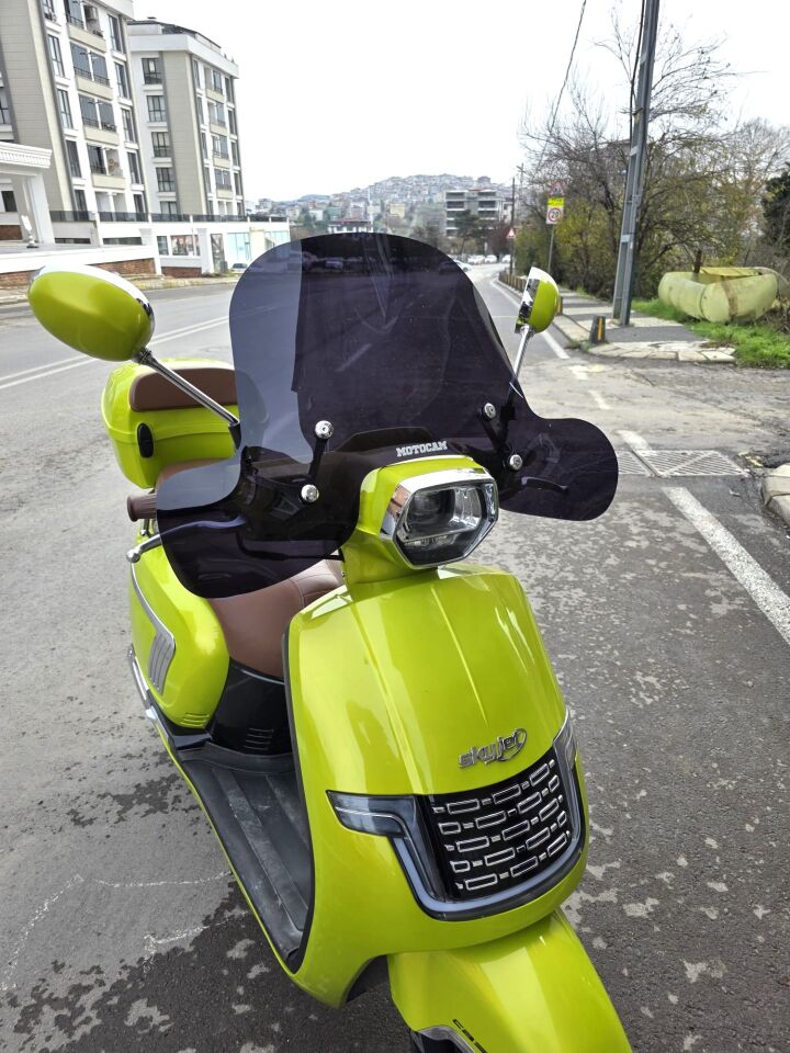 MOTOCAM Skyjet Ravida Ön Cam 2024-2026 Model 37cm Siyah Renkli 4mm Elcikli APARATSIZ