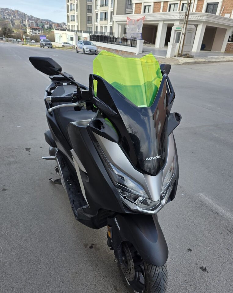 MOTOCAM Honda Forza 250 Ön Cam 2018-2020 Model 43cm Neon Sarı Renkli 4mm
