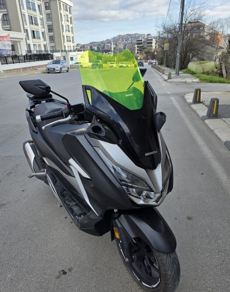 MOTOCAM Honda Forza 250 Ön Cam 2018-2020 Model 43cm Neon Sarı Renkli 4mm