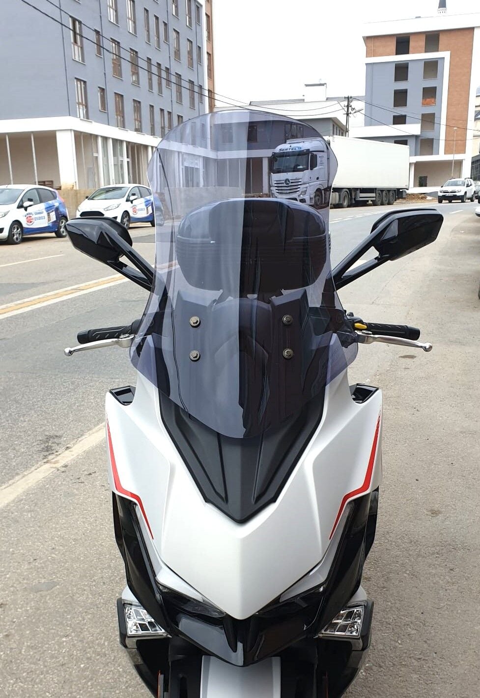 MOTOCAM Kymco Xciting VS 400 Ön Cam 2023-2026 Model 66cm Füme Renkli 4mm