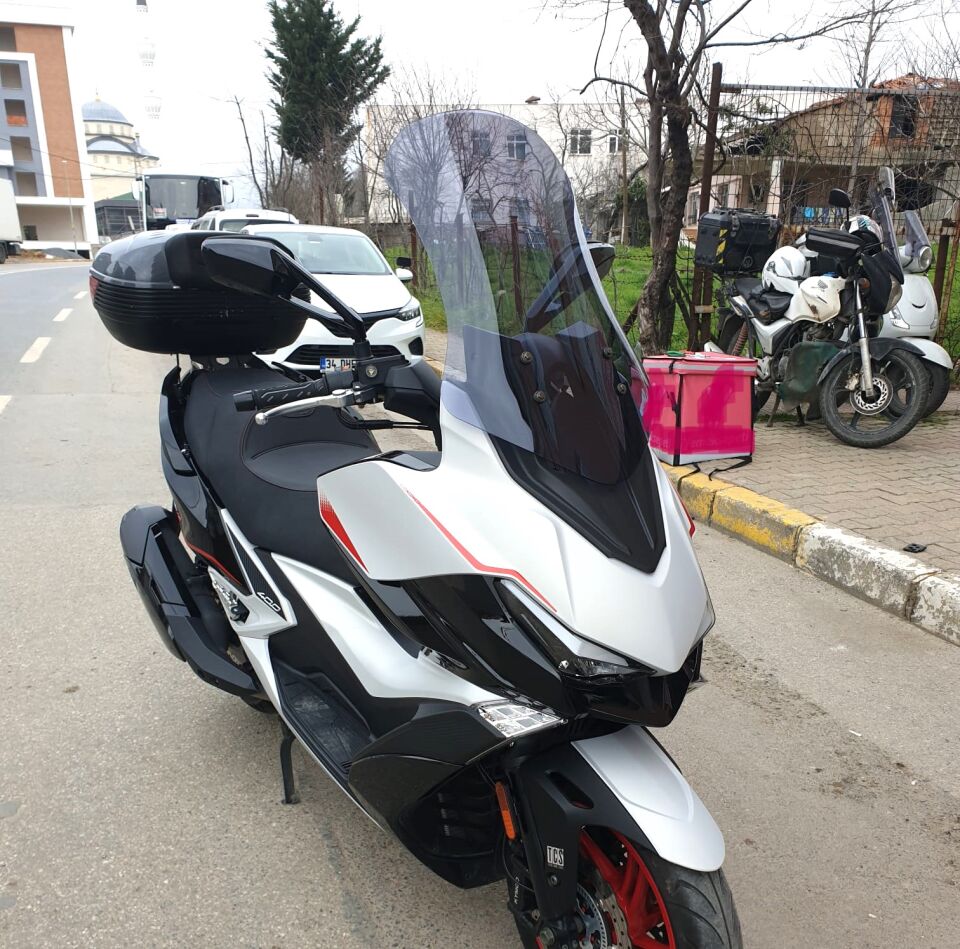 MOTOCAM Kymco Xciting VS 400 Ön Cam 2023-2026 Model 66cm Füme Renkli 4mm