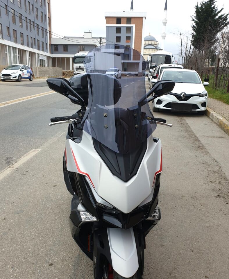 MOTOCAM Kymco Xciting VS 400 Ön Cam 2023-2026 Model 66cm Füme Renkli 4mm