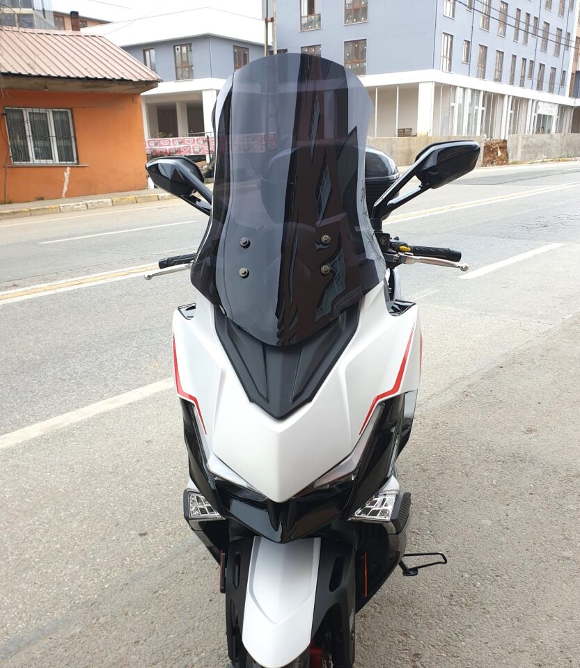 MOTOCAM Kymco Xciting VS 400 Ön Cam 2023-2026 Model 66cm Siyah Renkli 4mm