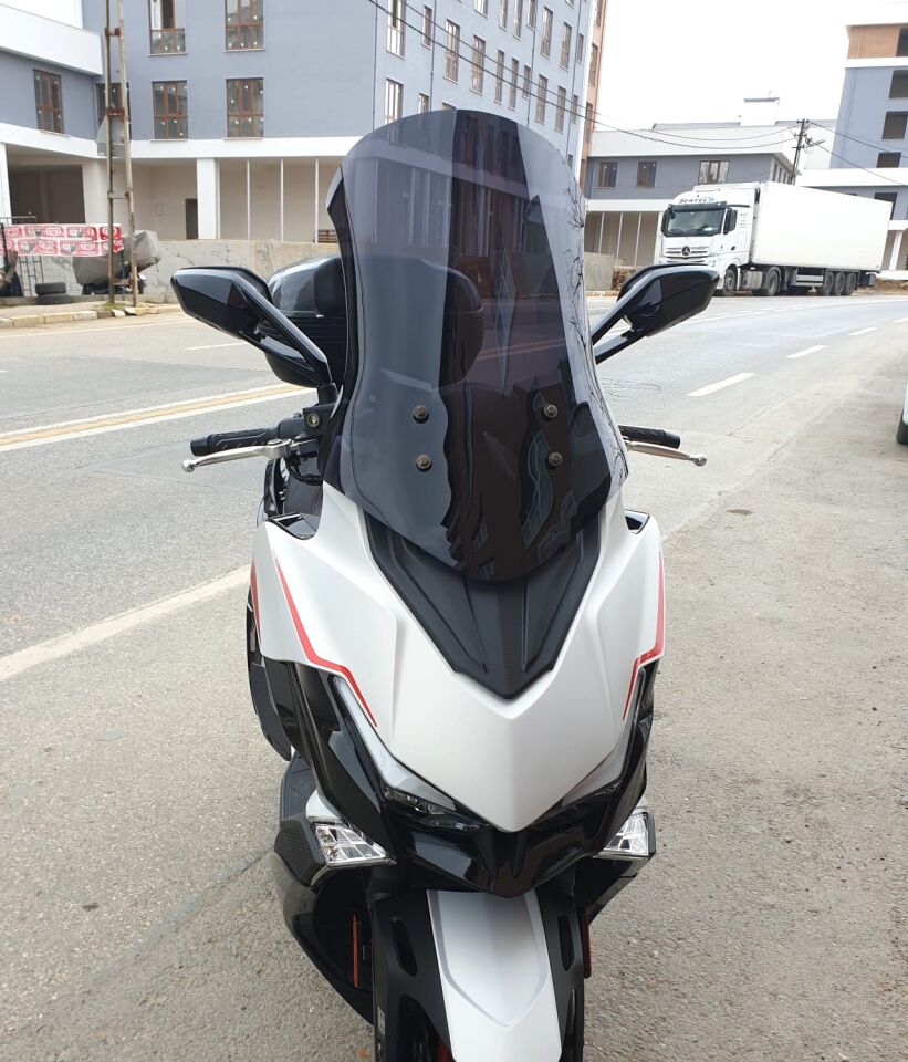 MOTOCAM Kymco Xciting VS 400 Ön Cam 2023-2026 Model 66cm Siyah Renkli 4mm