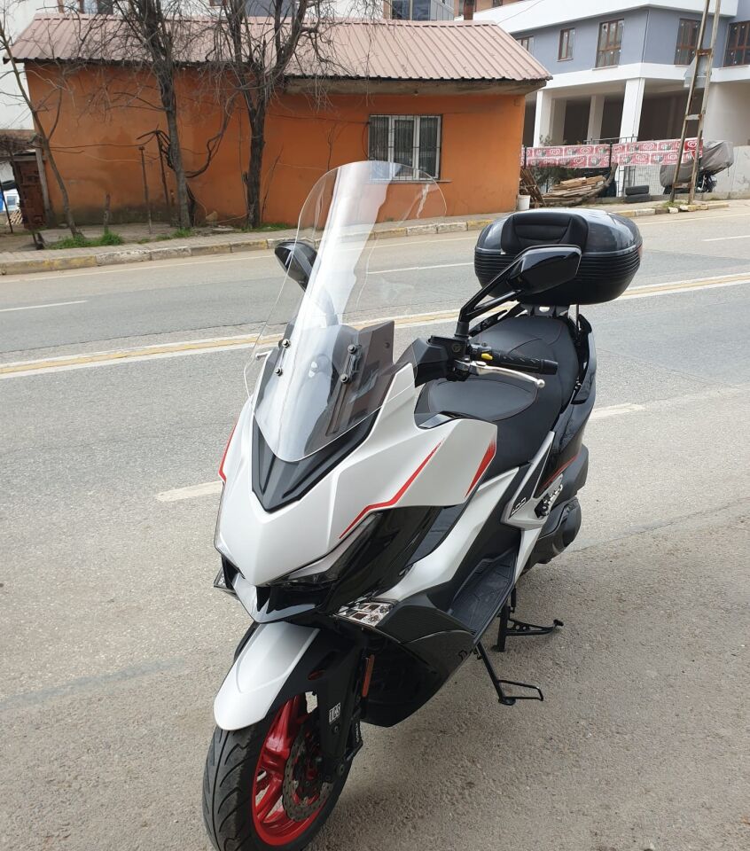 MOTOCAM Kymco Xciting VS 400 Ön Cam 2023-2026 Model 66cm Şeffaf Renkli 4mm