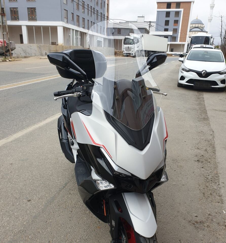 MOTOCAM Kymco Xciting VS 400 Ön Cam 2023-2026 Model 66cm Şeffaf Renkli 4mm