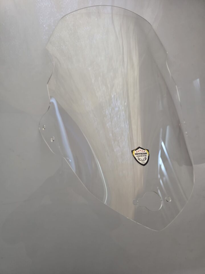 MOTOCAM Kymco Xtown 250 İ Ön Cam 2016-2026 Model 67cm Şeffaf Renkli 4mm ORİJİNAL BOYLU