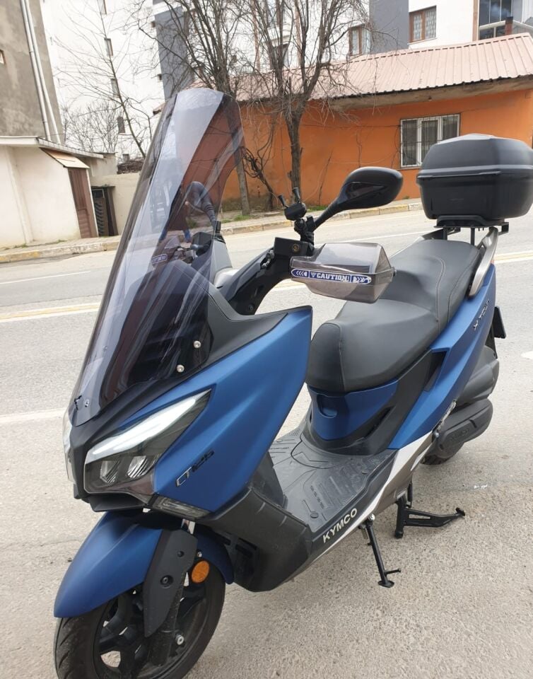 MOTOCAM Kymco Xtown CT 250 Ön Cam 2020-2026-2026 Model 83cm Füme Renkli 4mm UZUN