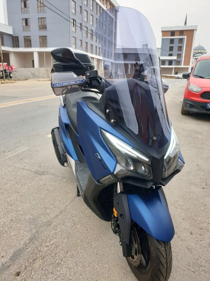 MOTOCAM Kymco Xtown CT 250 Ön Cam 2020-2026-2026 Model 83cm Füme Renkli 4mm UZUN