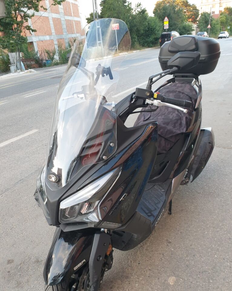 MOTOCAM Kymco Xtown CT 250 Ön Cam 2020-2026-2026 Model 83cm Şeffaf Renkli 4mm UZUN