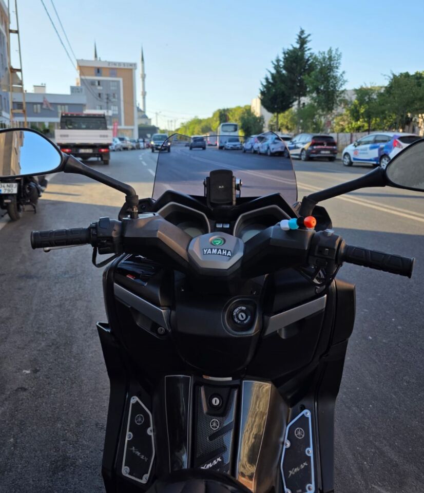 MOTOCAM Yamaha Xmax Ön Cam 2014-2017 Model 36cm Füme Renkli 4mm SPORTİF