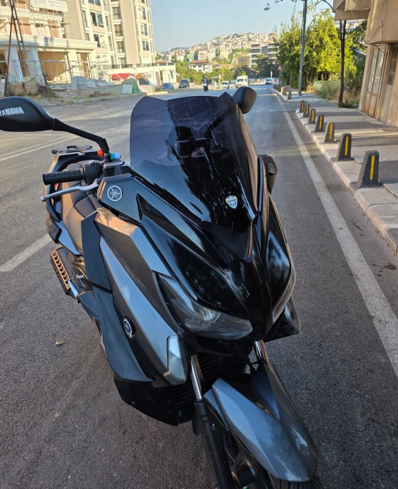 MOTOCAM Yamaha Xmax Ön Cam 2014-2017 Model 36cm Siyah Renkli 4mm SPORTİF