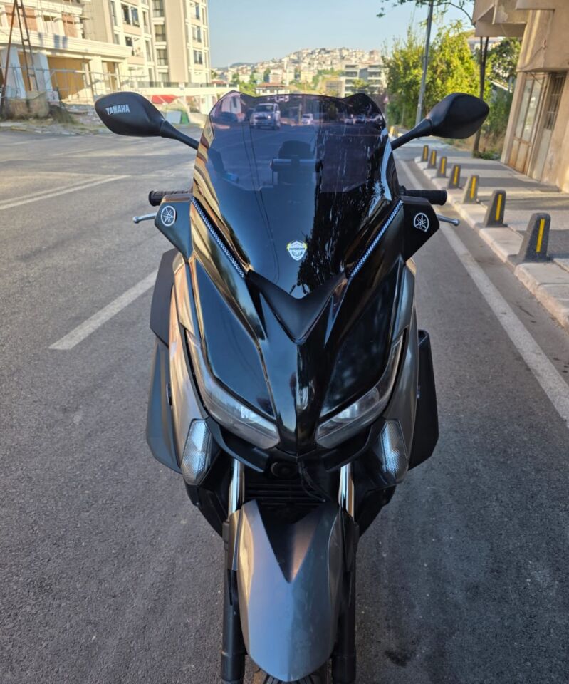 MOTOCAM Yamaha Xmax Ön Cam 2014-2017 Model 36cm Siyah Renkli 4mm SPORTİF