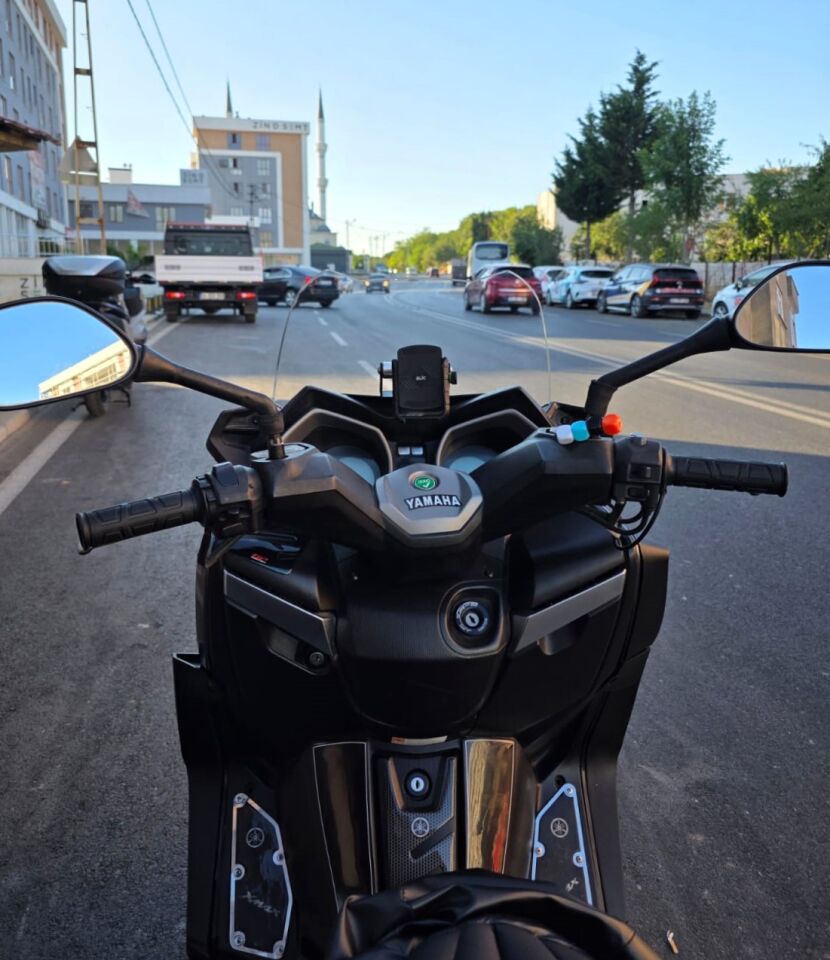 MOTOCAM Yamaha Xmax Ön Cam 2014-2017 Model 36cm Şeffaf Renkli 4mm SPORTİF