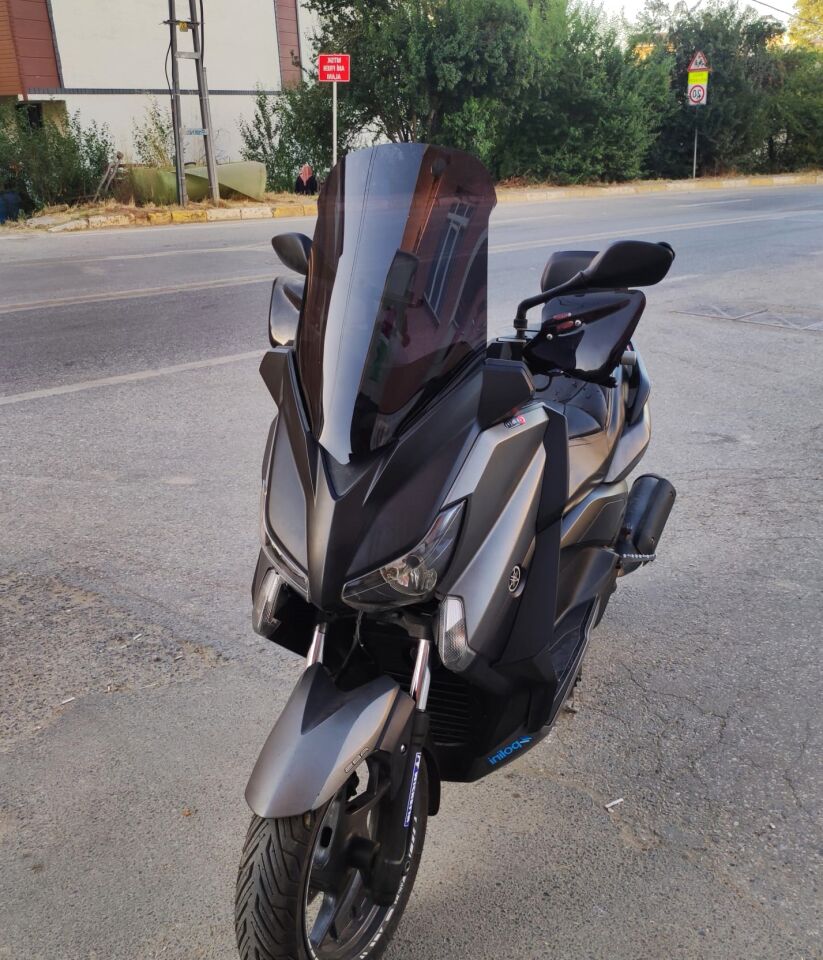 MOTOCAM Yamaha Xmax Ön Cam 2014-2017 Model 58cm Siyah Renkli 4mm