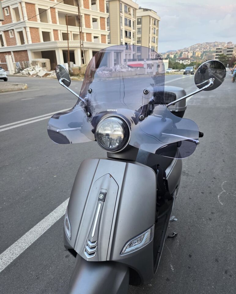 MOTOCAM Mondial Exon 125 Ön Cam 2023-2026 Model 39cm Füme Renkli 4mm Elcikli APARATSIZ