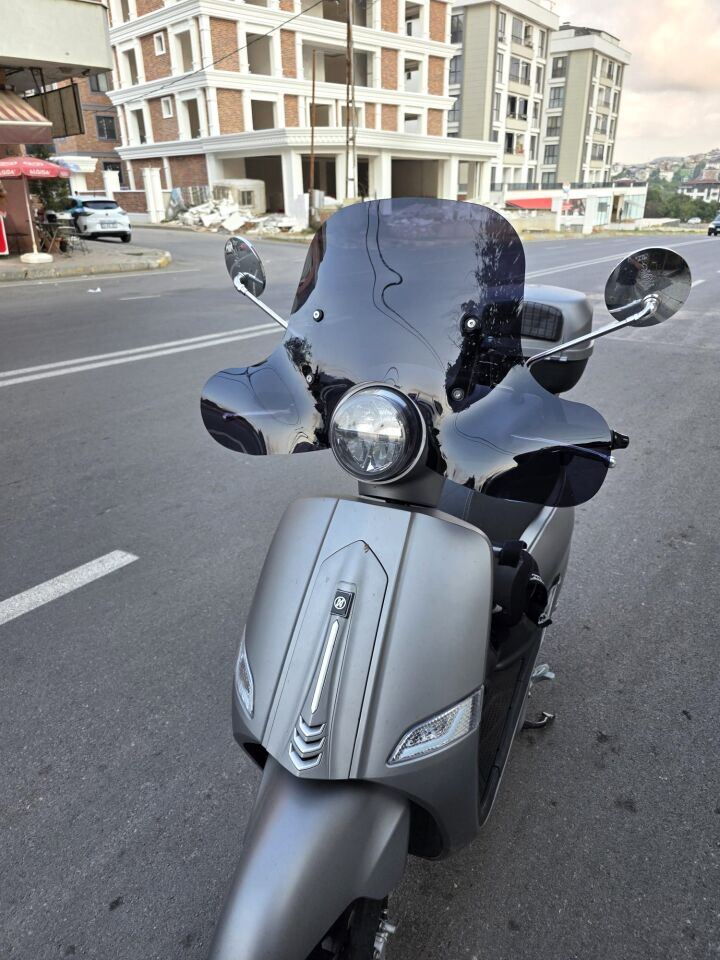 MOTOCAM Mondial Exon 125 Ön Cam 2023-2026 Model 39cm Siyah Renkli 4mm Elcikli APARATSIZ