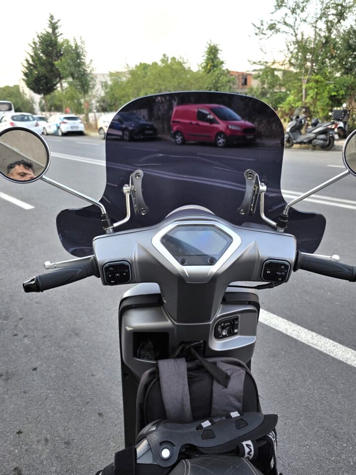 MOTOCAM Mondial Exon 125 Ön Cam 2023-2026 Model 39cm Siyah Renkli 4mm Elcikli APARATSIZ