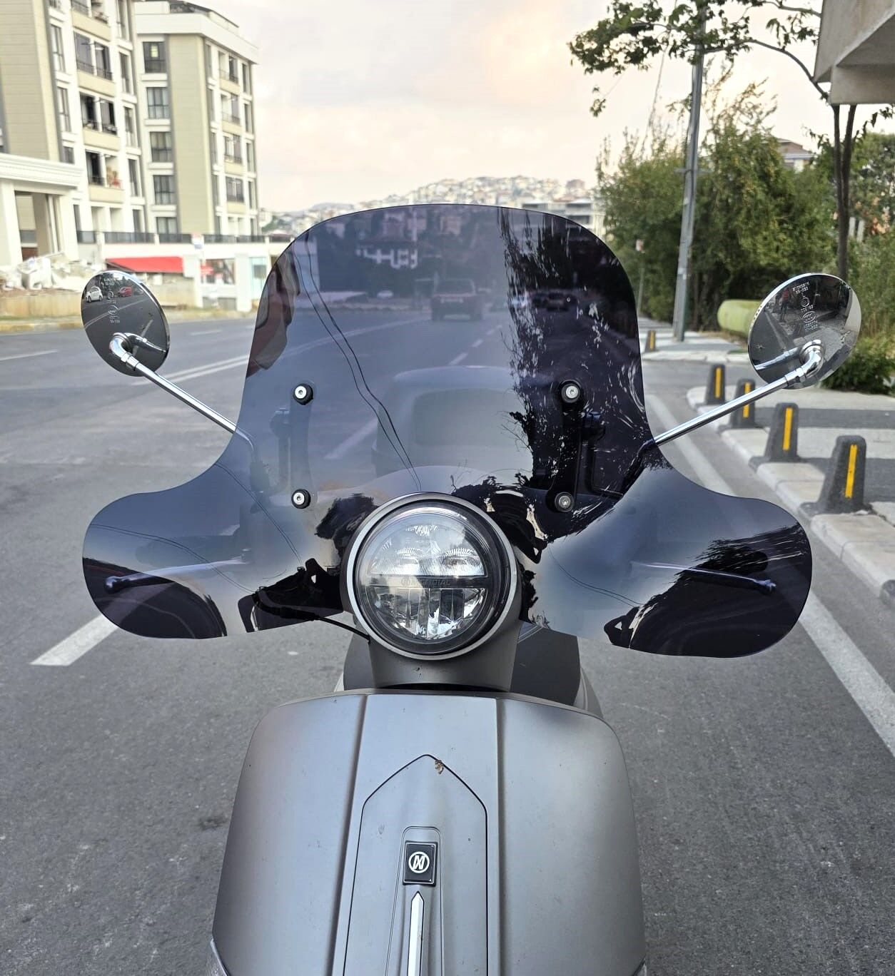 MOTOCAM Mondial Exon 125 Ön Cam 2023-2026 Model 39cm Siyah Renkli 4mm Elcikli APARATSIZ