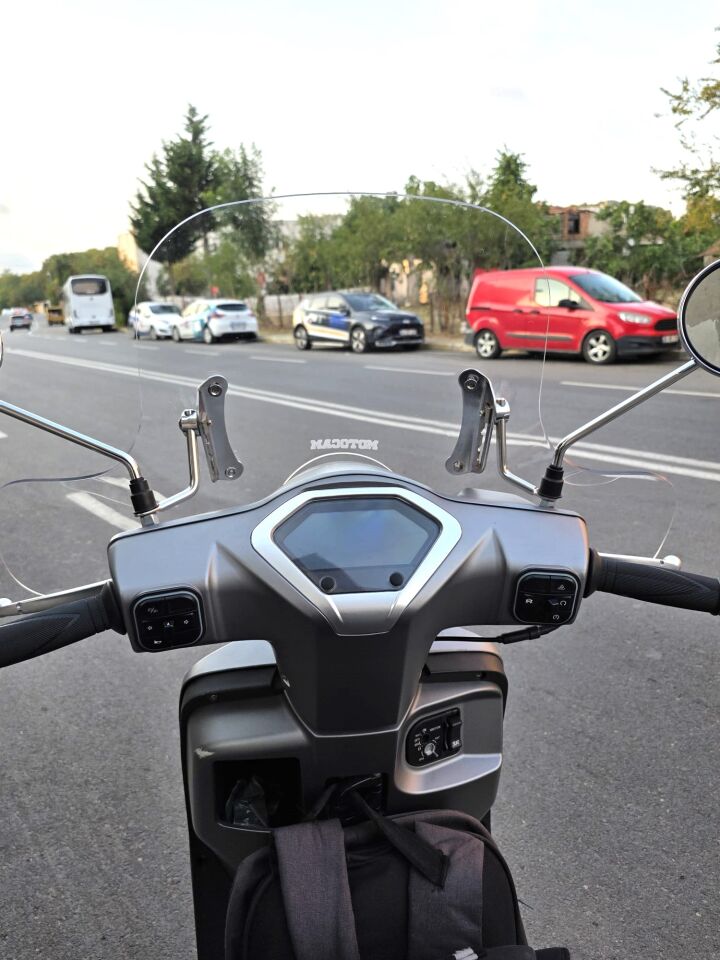 MOTOCAM Mondial Exon 125 Ön Cam 2023-2026 Model 39cm Şeffaf Renkli 4mm Elcikli APARATSIZ