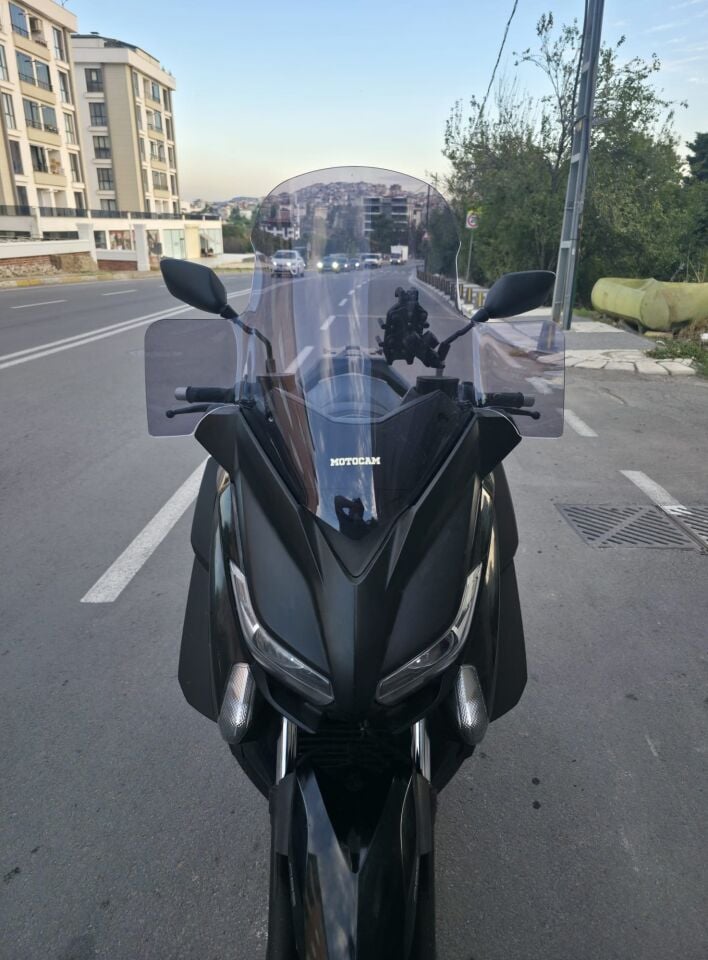 MOTOCAM Yamaha Xmax Ön Cam 2014-2017 Model 59cm Füme Renkli 4mm ELCİKLİ