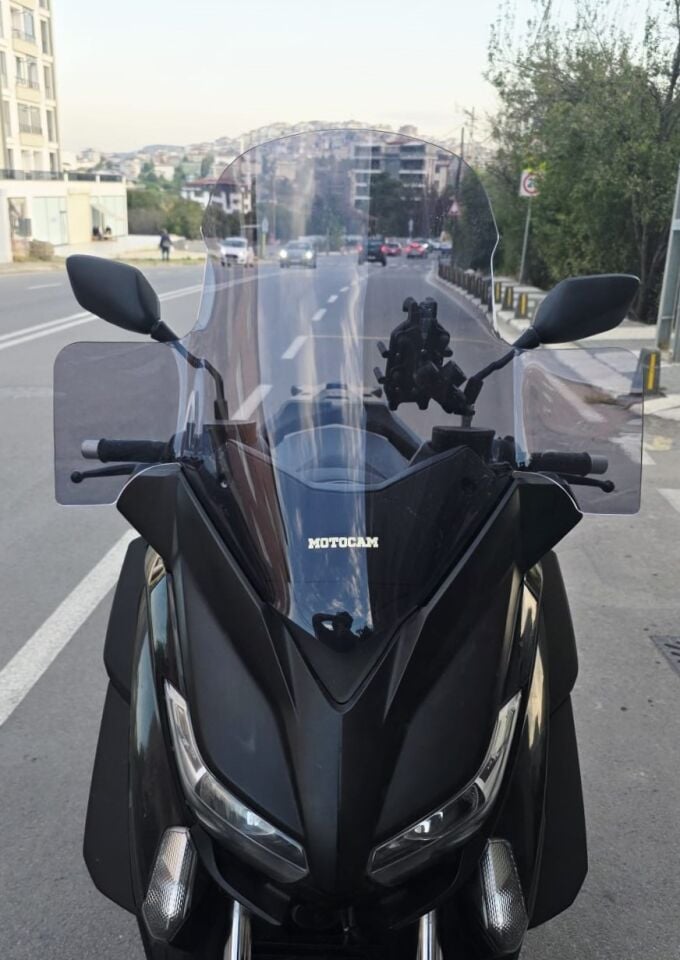 MOTOCAM Yamaha Xmax Ön Cam 2014-2017 Model 59cm Füme Renkli 4mm ELCİKLİ