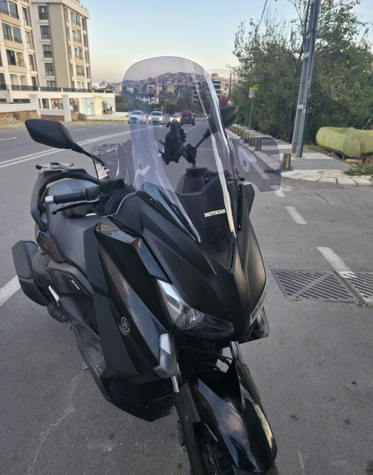 MOTOCAM Yamaha Xmax Ön Cam 2014-2017 Model 59cm Füme Renkli 4mm ELCİKLİ