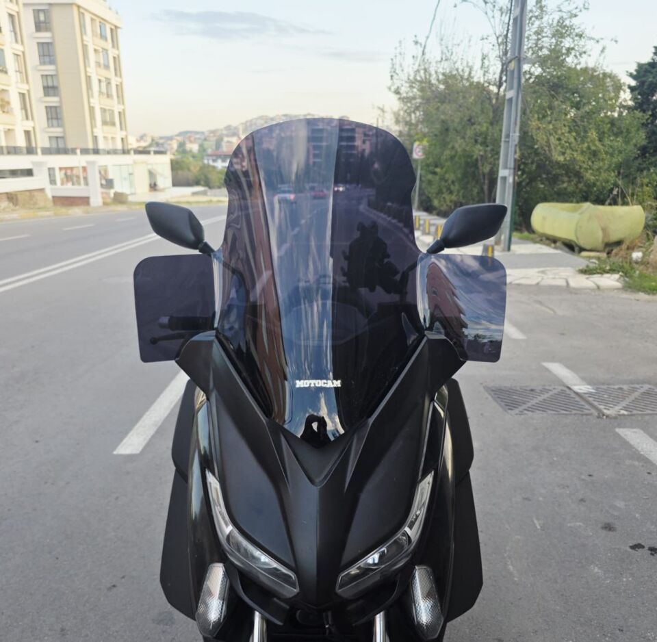 MOTOCAM Yamaha Xmax Ön Cam 2014-2017 Model 59cm Siyah Renkli 4mm ELCİKLİ