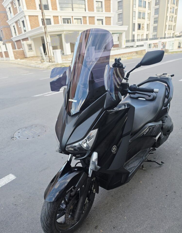MOTOCAM Yamaha Xmax Ön Cam 2014-2017 Model 59cm Siyah Renkli 4mm ELCİKLİ