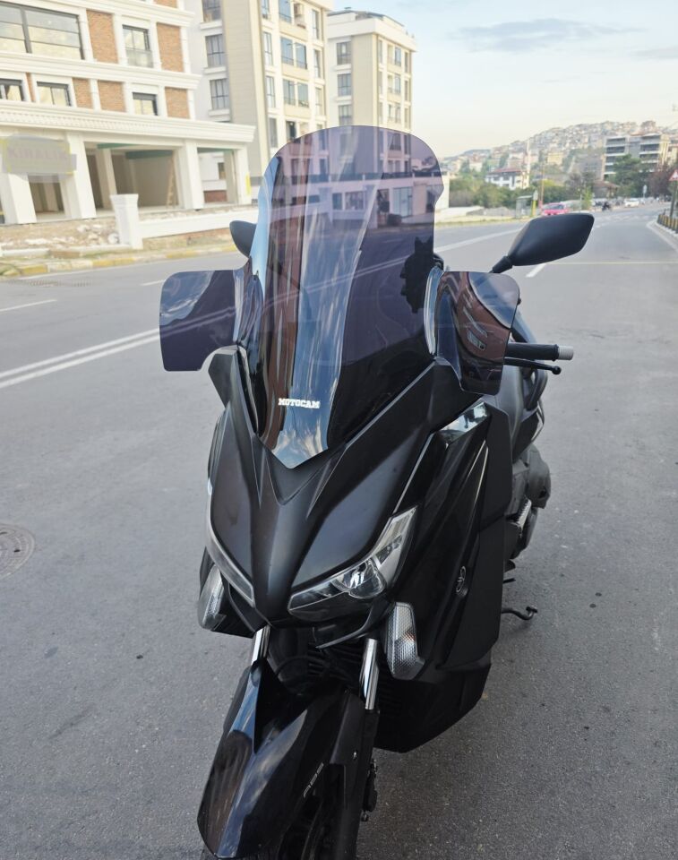 MOTOCAM Yamaha Xmax Ön Cam 2014-2017 Model 59cm Siyah Renkli 4mm ELCİKLİ