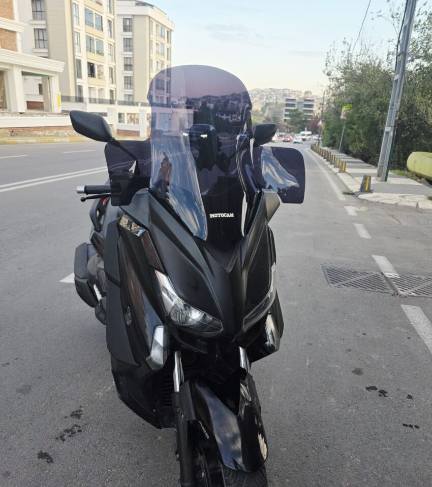 MOTOCAM Yamaha Xmax Ön Cam 2014-2017 Model 59cm Siyah Renkli 4mm ELCİKLİ