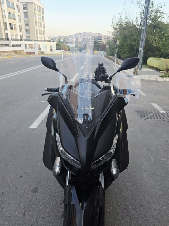 MOTOCAM Yamaha Xmax Ön Cam 2014-2017 Model 59cm Şeffaf Renkli 4mm ELCİKLİ