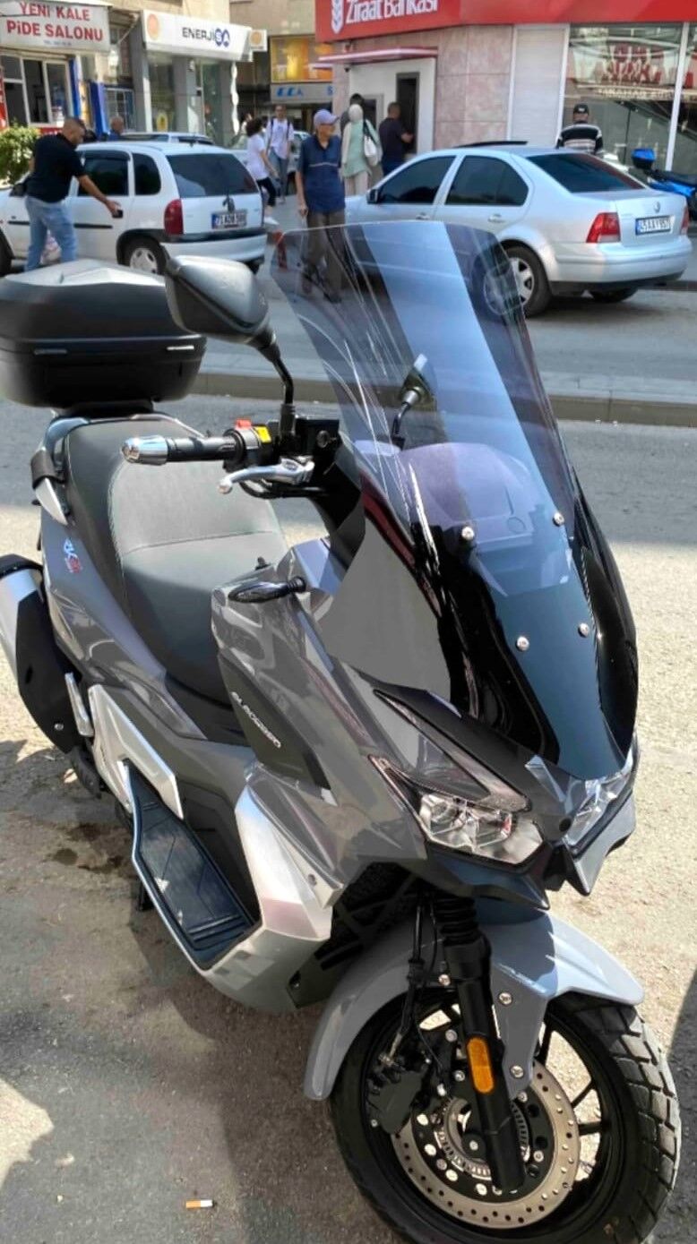 MOTOCAM RKS Blade 350 Ön Cam 2023-2026 Model 65cm Füme Renkli 4mm ORTA BOYLU