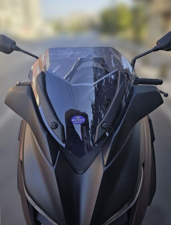 MOTOCAM Yamaha Xmax Ön Cam 2018-2022 Model 36cm Füme Renkli 4mm SPORTİF