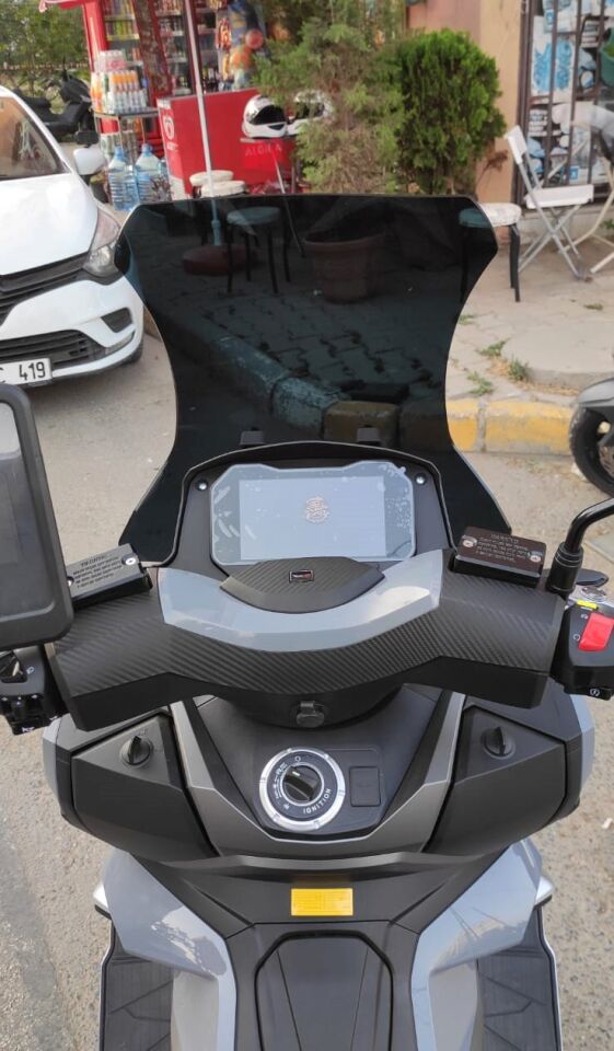 MOTOCAM RKS Blade 350 Ön Cam 2023-2026 Model 65cm Siyah Renkli 4mm ORTA BOYLU