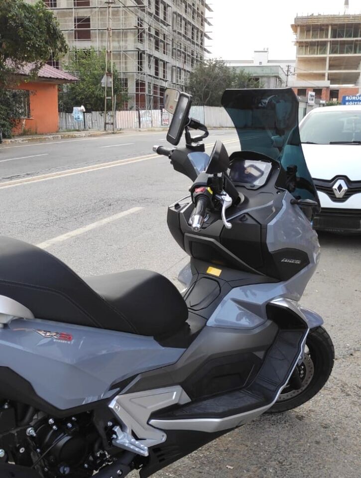 MOTOCAM RKS Blade 350 Ön Cam 2023-2026 Model 65cm Siyah Renkli 4mm ORTA BOYLU