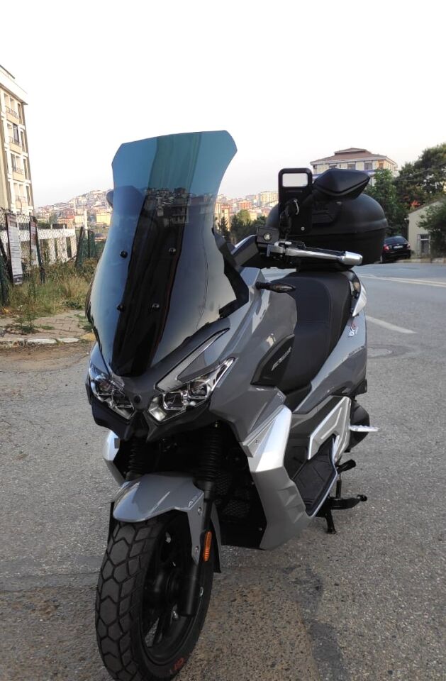 MOTOCAM RKS Blade 350 Ön Cam 2023-2026 Model 65cm Siyah Renkli 4mm ORTA BOYLU