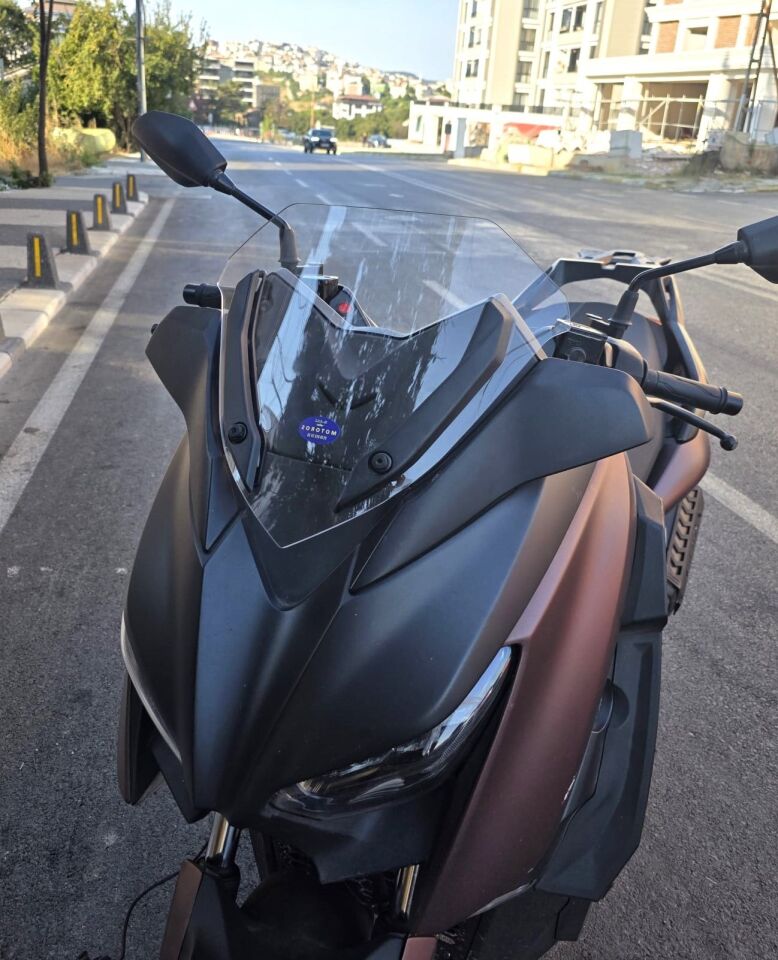 MOTOCAM Yamaha Xmax Ön Cam 2018-2022 Model 36cm Şeffaf Renkli 4mm SPORTİF