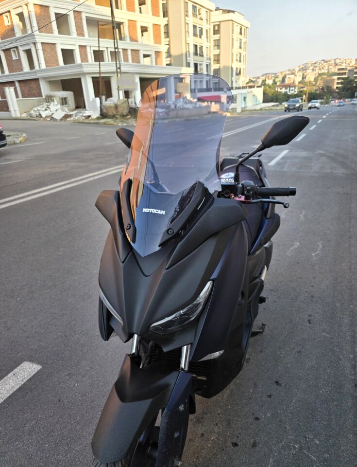 MOTOCAM Yamaha Xmax Ön Cam 2018-2022 Model 65cm Füme Renkli 4mm