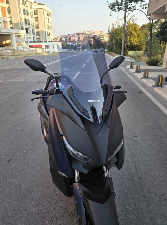 MOTOCAM Yamaha Xmax Ön Cam 2018-2022 Model 65cm Füme Renkli 4mm