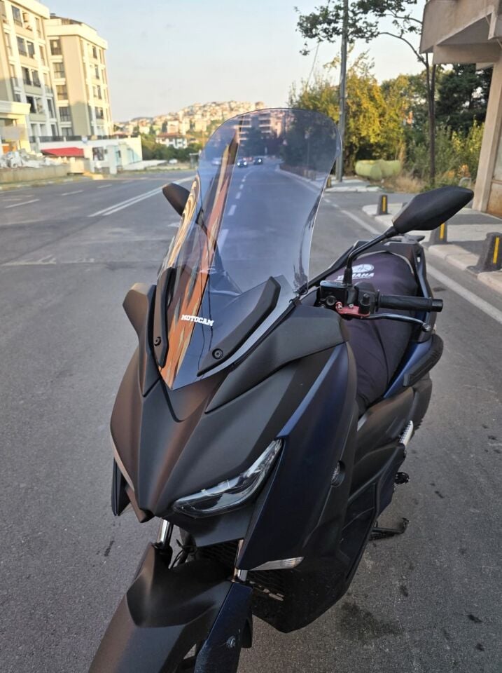 MOTOCAM Yamaha Xmax Ön Cam 2018-2022 Model 65cm Füme Renkli 4mm